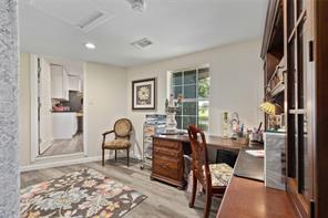 2620 Vine Street - Photo 17
