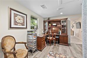2620 Vine Street - Photo 18