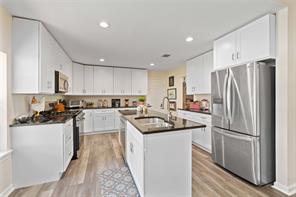 2620 Vine Street - Photo 6