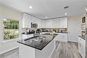 2620 Vine Street - Photo 7