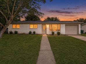 321 E Pine Street - Photo 1