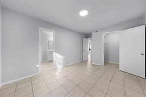 253 Locust Street S - Photo 18