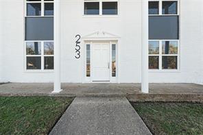 253 Locust Street S - Photo 2