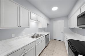 253 Locust Street S - Photo 4