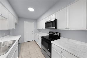 253 Locust Street S - Photo 5