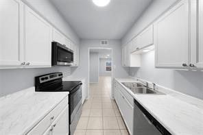 253 Locust Street S - Photo 6