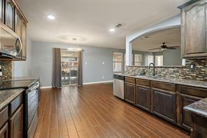 204 Rosewood Court - Photo 11