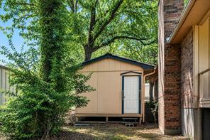 2105 Lakeview Drive - Photo 33