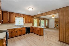 2105 Lakeview Drive - Photo 6