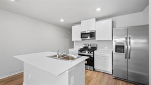 301 WAYLAND Street - Photo 2