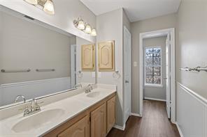 2201 W Brooklake Street - Photo 22