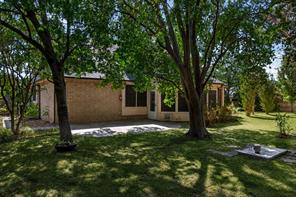 2201 W Brooklake Street - Photo 32