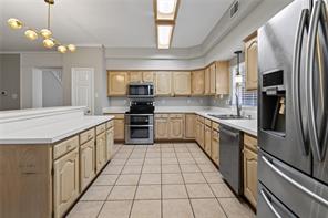 2201 W Brooklake Street - Photo 9