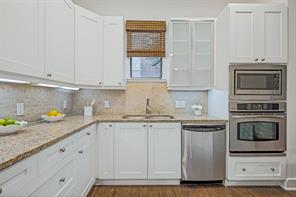 2420 Hugo Street - Photo 14