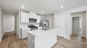 341 WAYLAND Street - Photo 3