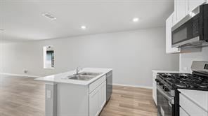 341 WAYLAND Street - Photo 4