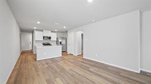 341 WAYLAND Street - Photo 6