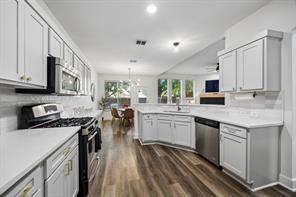 9512 Winter Park Drive - Photo 11