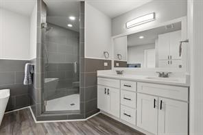 776 E Fulton Street - Photo 4