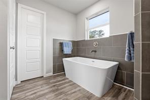 776 E Fulton Street - Photo 5