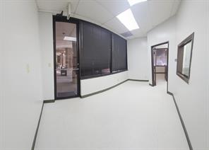 900 W Ennis Avenue - Photo 2