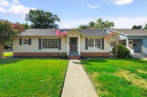 1801 Woodlawn Avenue - Photo 1