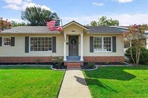 1801 Woodlawn Avenue - Photo 2