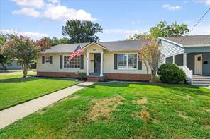 1801 Woodlawn Avenue - Photo 3