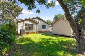 1801 Woodlawn Avenue - Photo 33