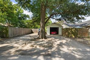 1801 Woodlawn Avenue - Photo 36