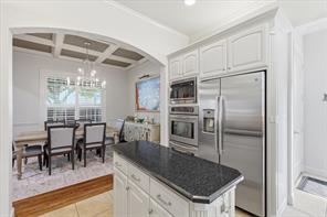 605 Montgomery Street - Photo 14