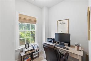 605 Montgomery Street - Photo 16