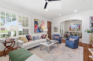 605 Montgomery Street - Photo 4