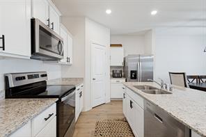 2303 Peregrine Way - Photo 6