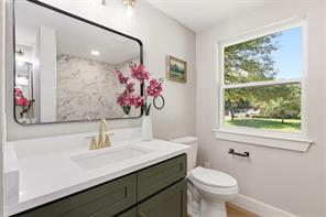 2123 Greenbriar Lane - Photo 18