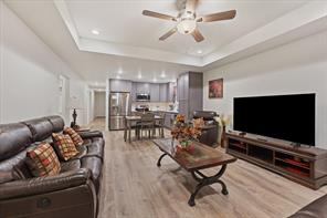 1206 Claude Street - Photo 2
