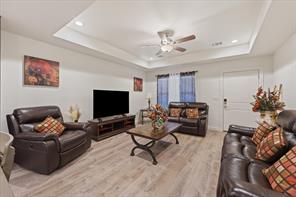 1206 Claude Street - Photo 3