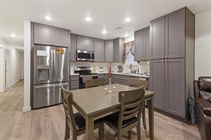 1206 Claude Street - Photo 4