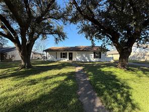 106 W Jeter Street - Photo 1