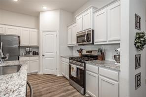 3520 Austin Street - Photo 6