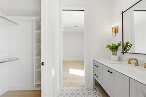 920 Waters Edge - Photo 33