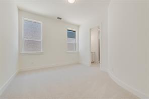 830 Montrose Drive - Photo 15