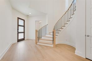 830 Montrose Drive - Photo 4
