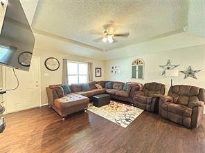 601 Locust Street S - Photo 2