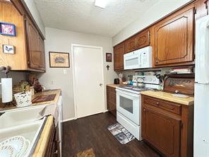 601 Locust Street S - Photo 6
