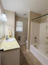 105 W Elm Street - Photo 11