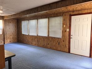 105 W Elm Street - Photo 15