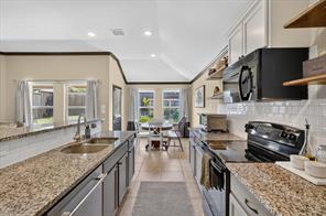 11820 Champion Creek Drive - Photo 10