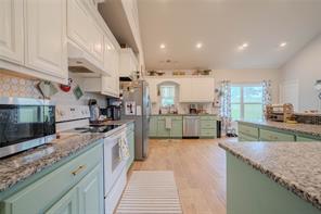 130 Arabian Court - Photo 3