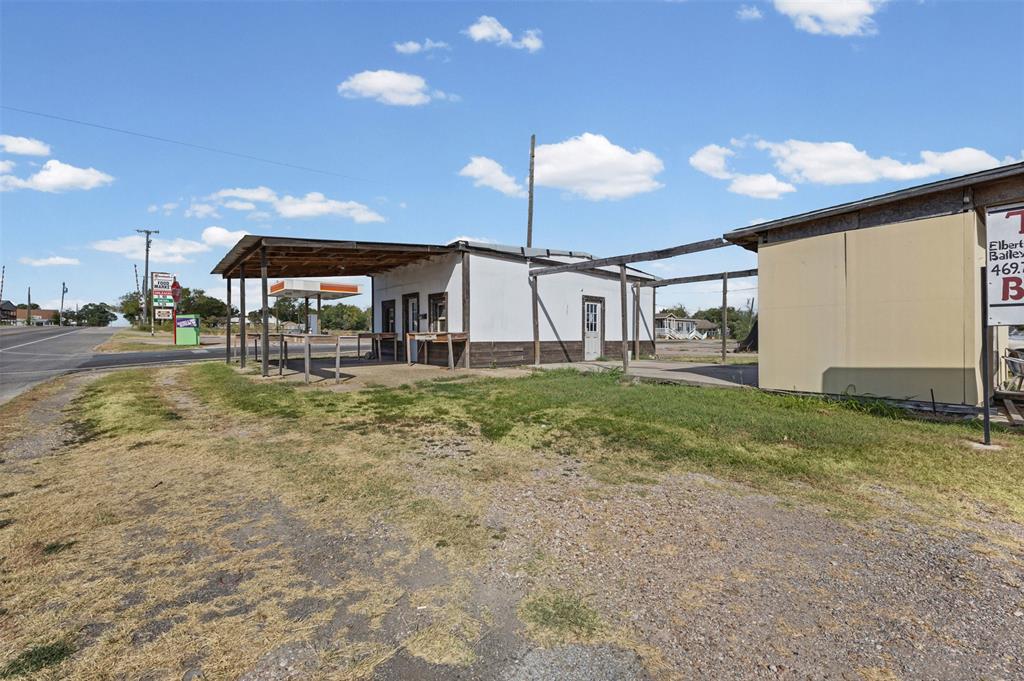 500 E Sycamore Street - Photo 2